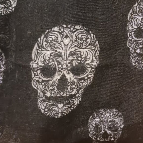 H&M DIVIDED Lightweight Scarf Shawl Black with White Skull Print, Used - Picture 4 of 5